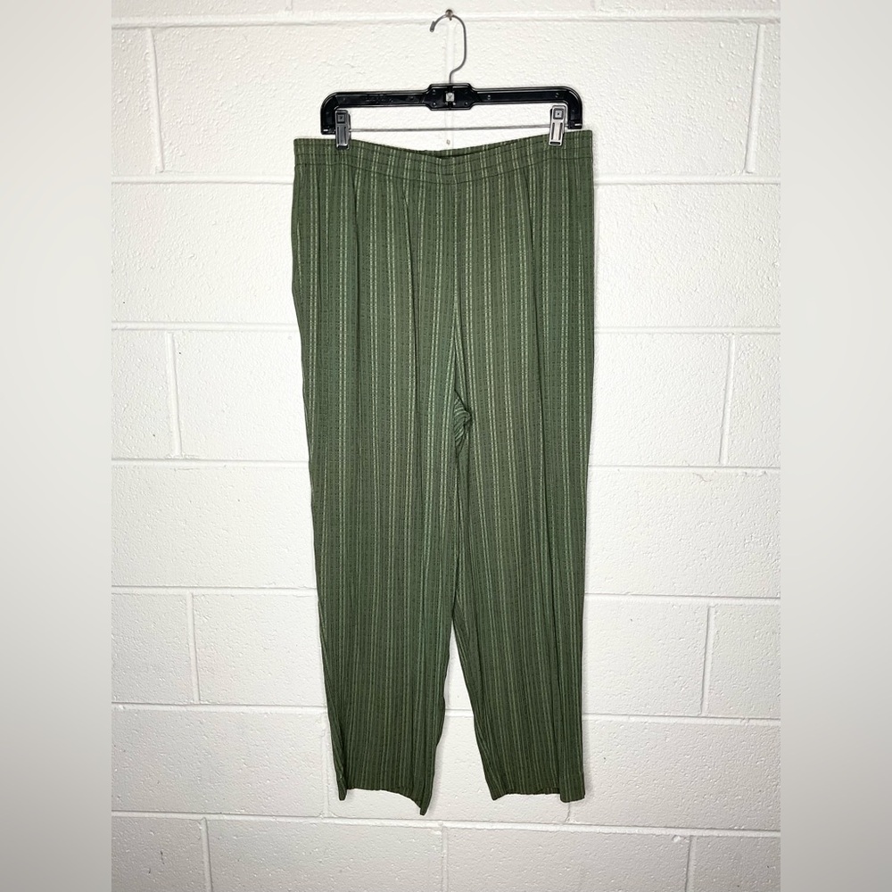 < Vintage Maggie Mcnauthton Green Striped Pants >